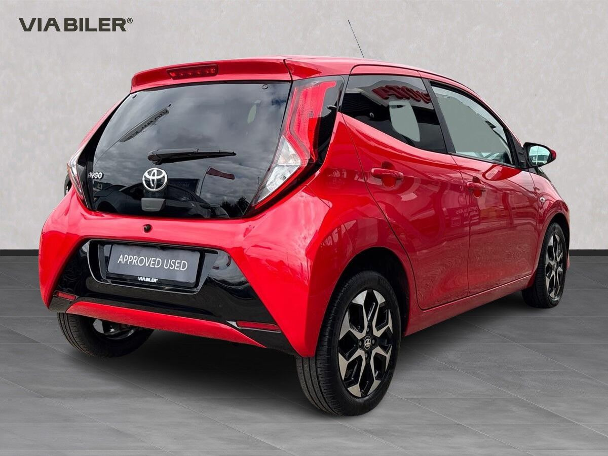 Rød Toyota Aygo fra 2020