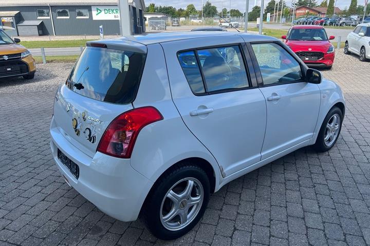 Hvid Suzuki Swift fra 2009