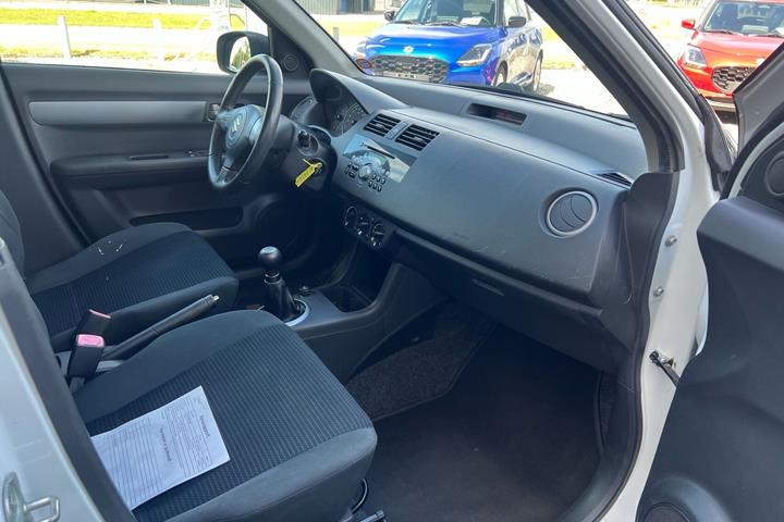 Hvid Suzuki Swift fra 2009