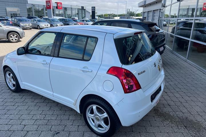Hvid Suzuki Swift fra 2009