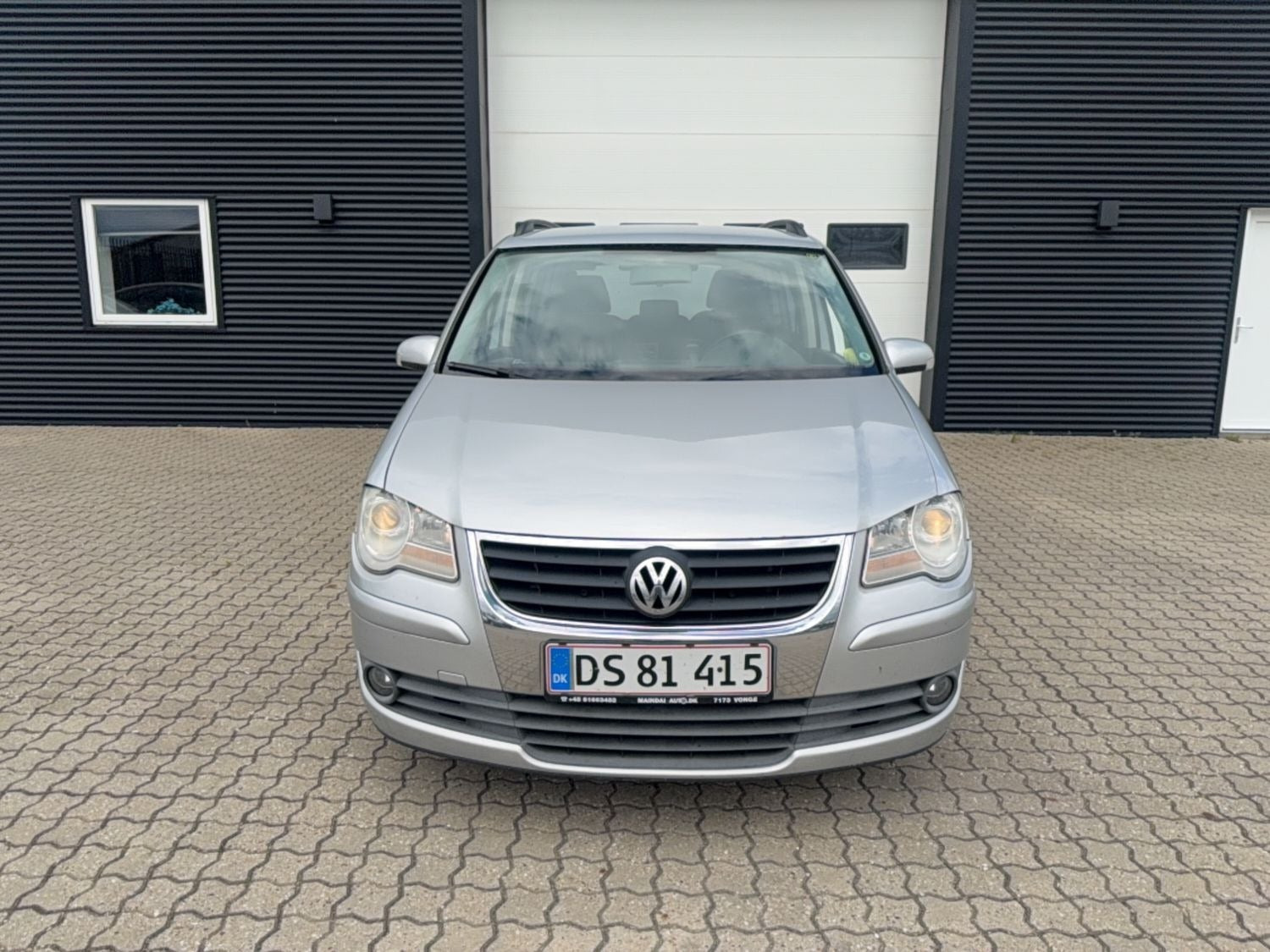 Sølv VW Touran fra 2006