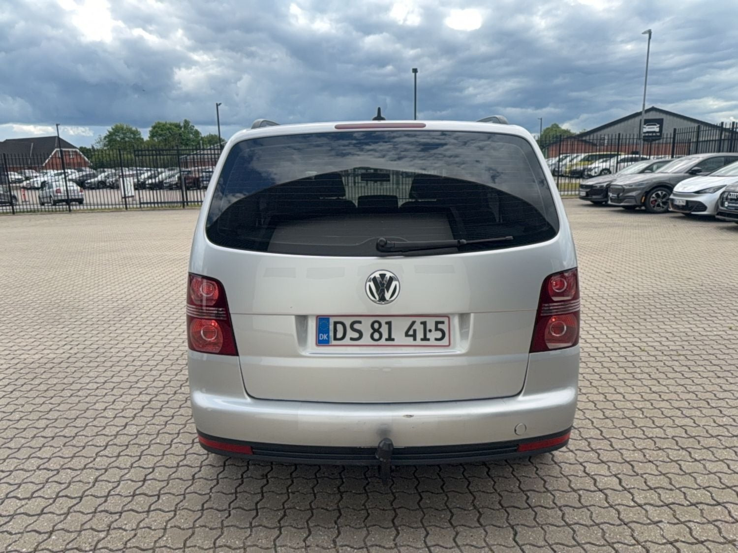 Sølv VW Touran fra 2006