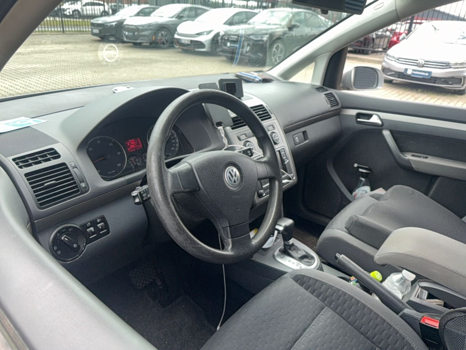 Sølv VW Touran fra 2006