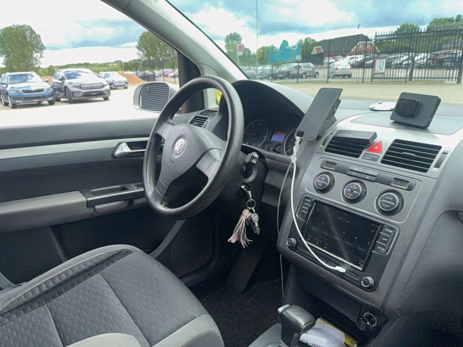 Sølv VW Touran fra 2006