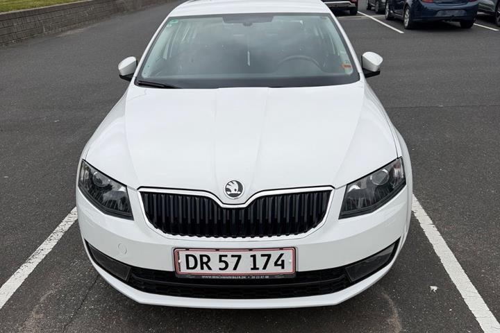 Hvid Skoda Octavia fra 2013
