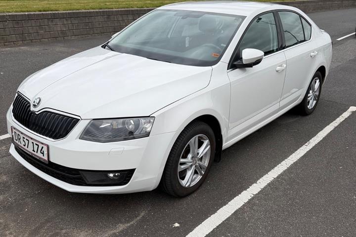 Hvid Skoda Octavia fra 2013