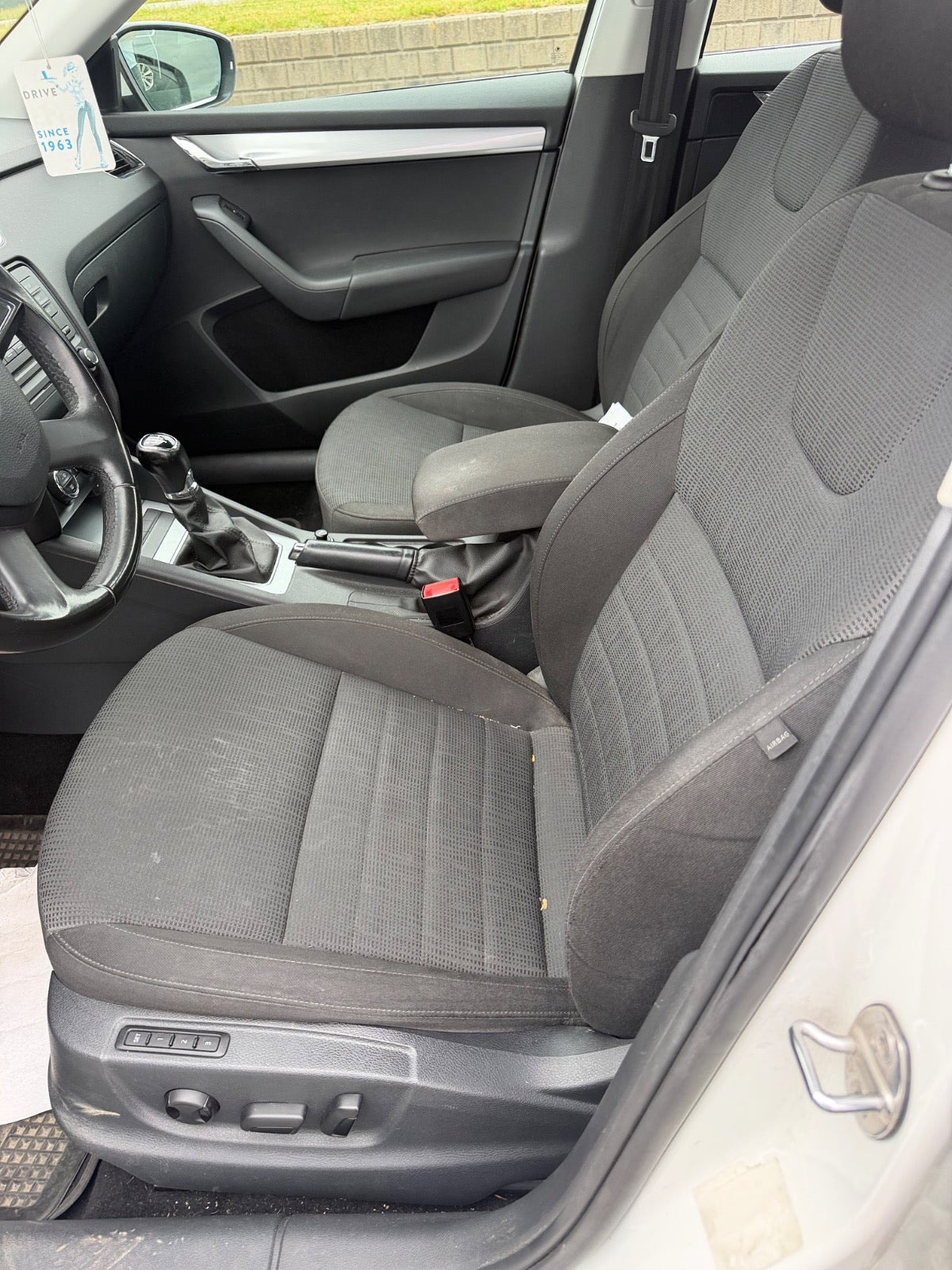Hvid Skoda Octavia fra 2013