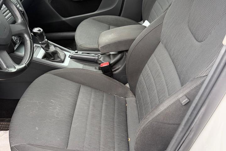 Hvid Skoda Octavia fra 2013