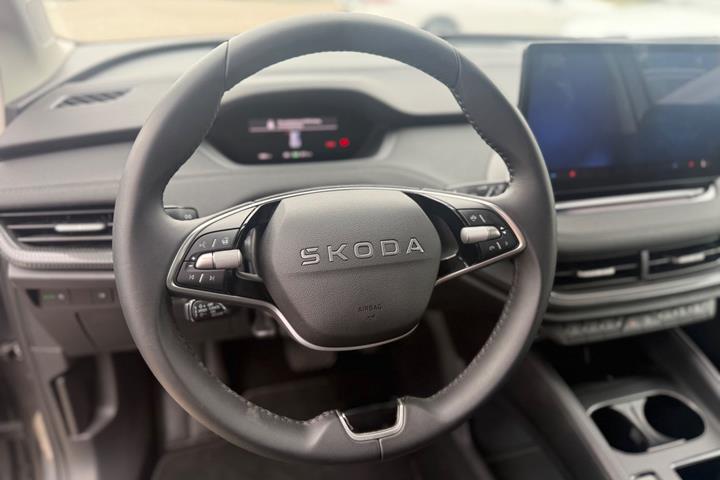 Grå Skoda Elroq fra 2026