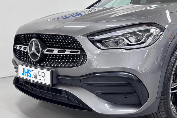 Grå Mercedes GLA200 d fra 2022