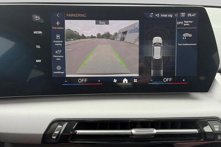 Hvid BMW iX1 fra 2024