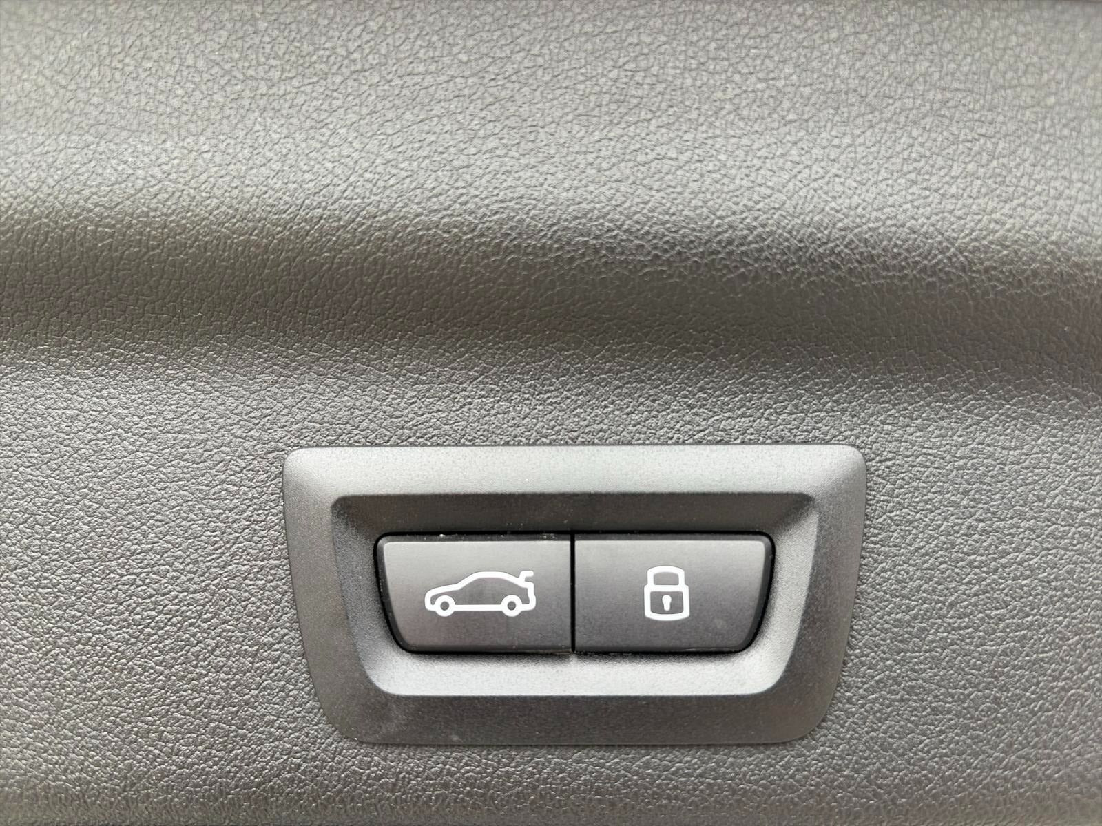 Hvid BMW iX1 fra 2024