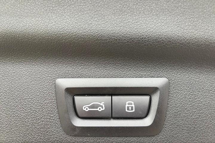 Hvid BMW iX1 fra 2024