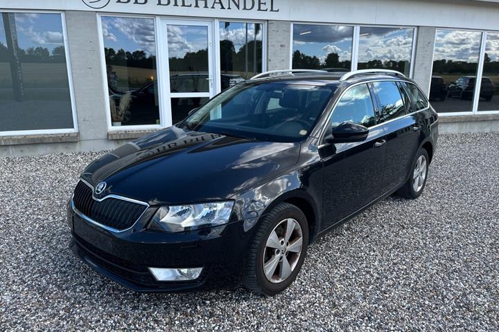 undefined Skoda Octavia fra 2017 set udefra