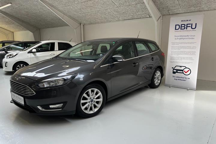 Grå Ford Focus fra 2015