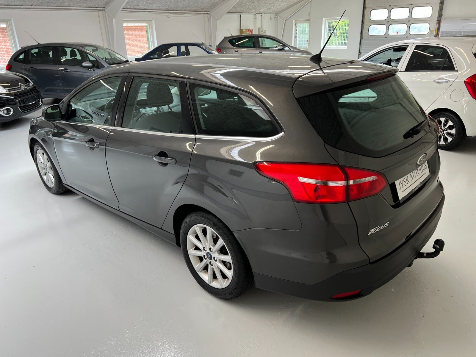 Grå Ford Focus fra 2015