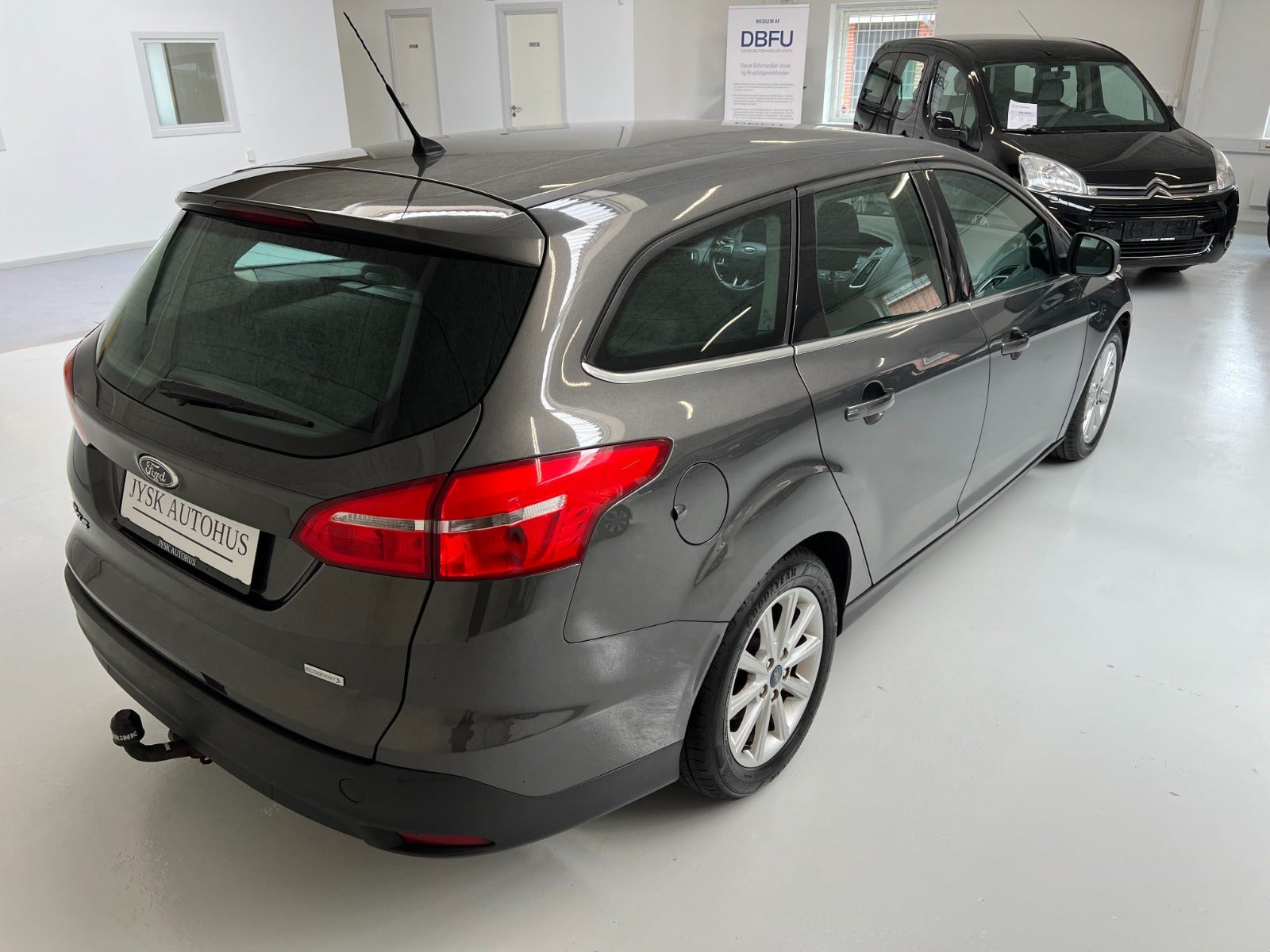 Grå Ford Focus fra 2015
