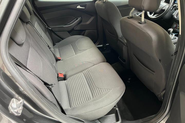 Grå Ford Focus fra 2015