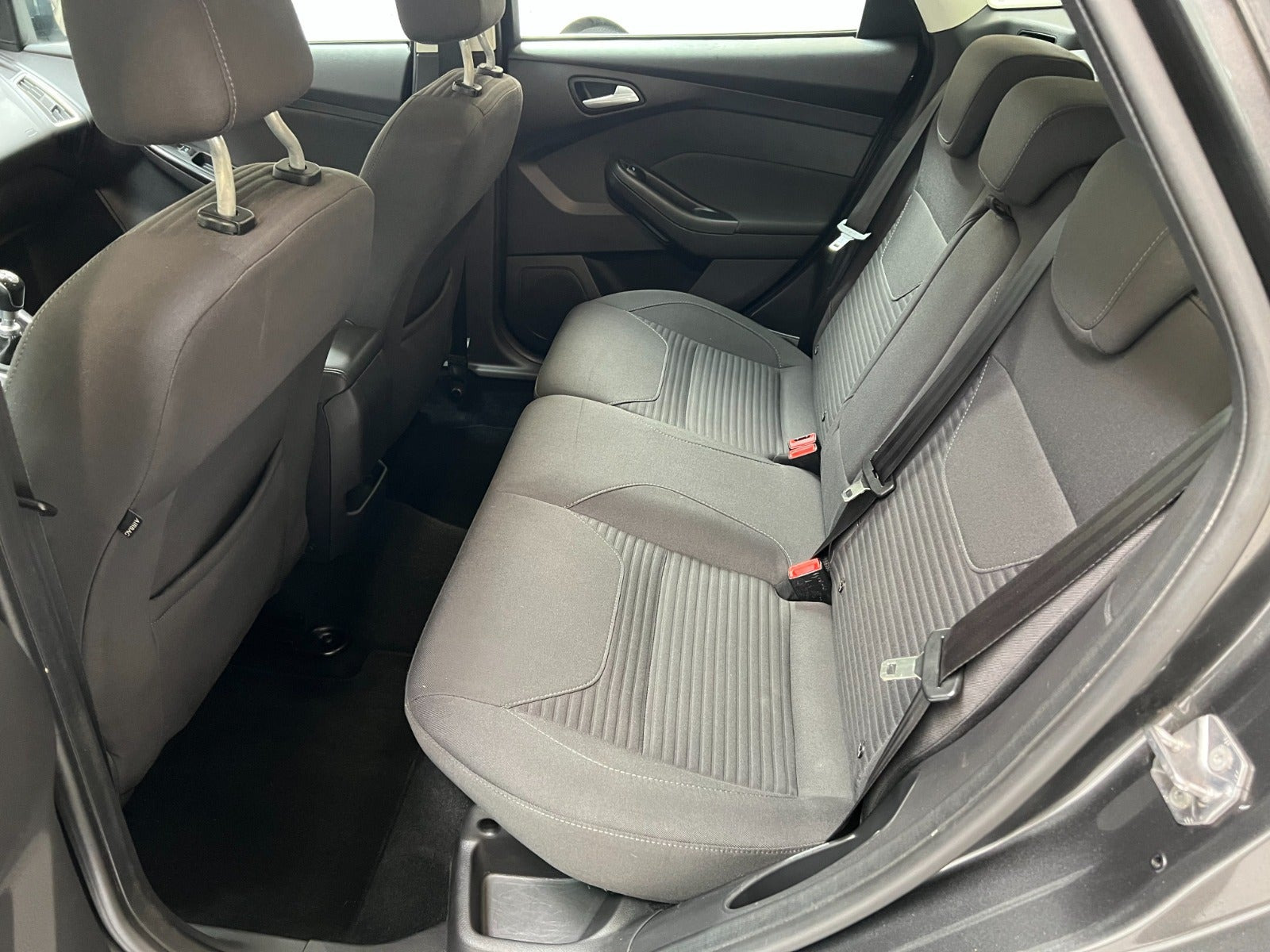 Grå Ford Focus fra 2015