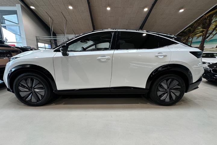 Hvid Nissan Ariya fra 2024