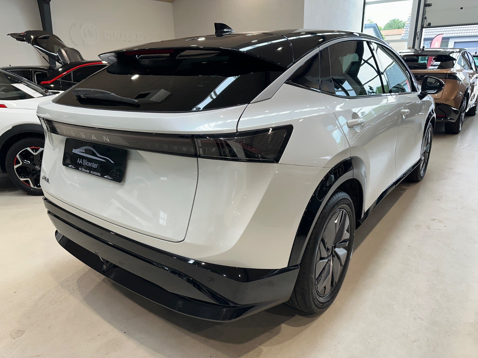 Hvid Nissan Ariya fra 2024
