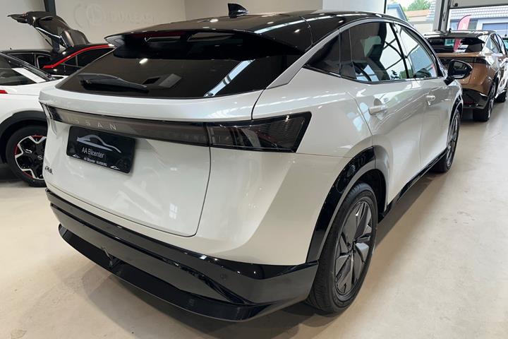 Hvid Nissan Ariya fra 2024