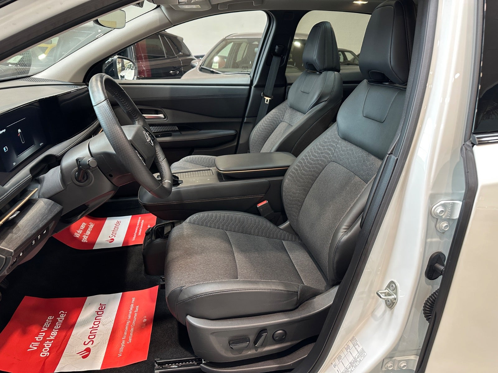 Hvid Nissan Ariya fra 2024
