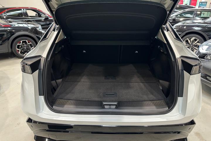 Hvid Nissan Ariya fra 2024