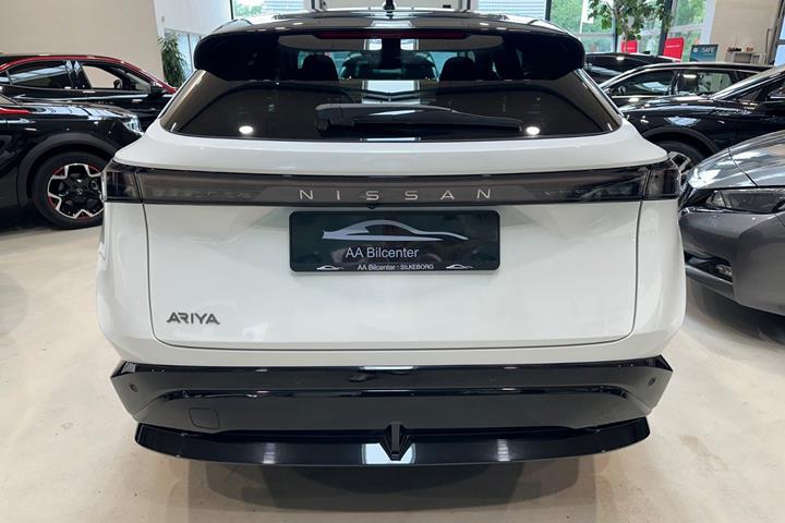 Hvid Nissan Ariya fra 2024