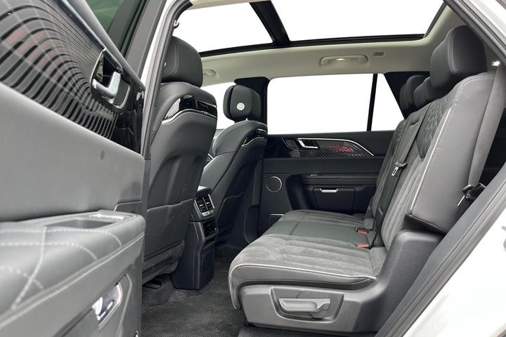 Hvid Hongqi E-HS9 fra 2024