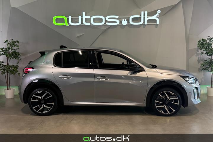 Sølv Peugeot e-208 fra 2024