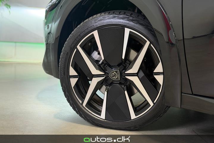 Sort Peugeot e-208 fra 2024