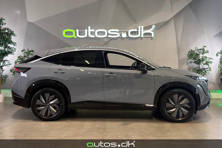 Grå Nissan Ariya fra 2026
