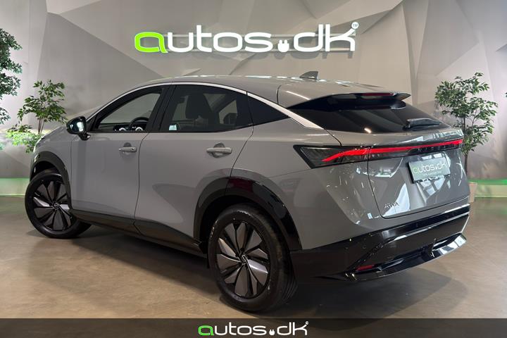 Grå Nissan Ariya fra 2026