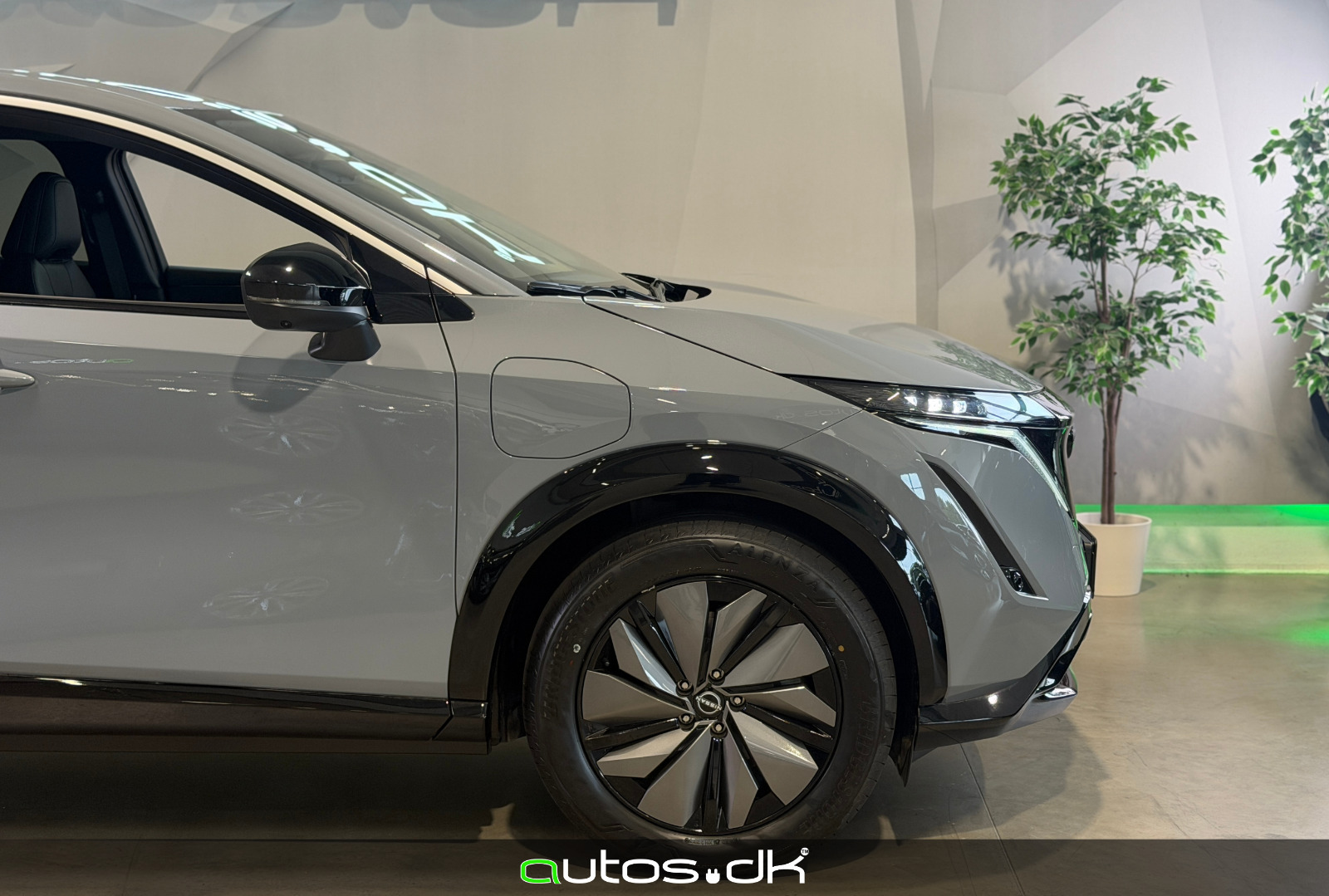 Grå Nissan Ariya fra 2026