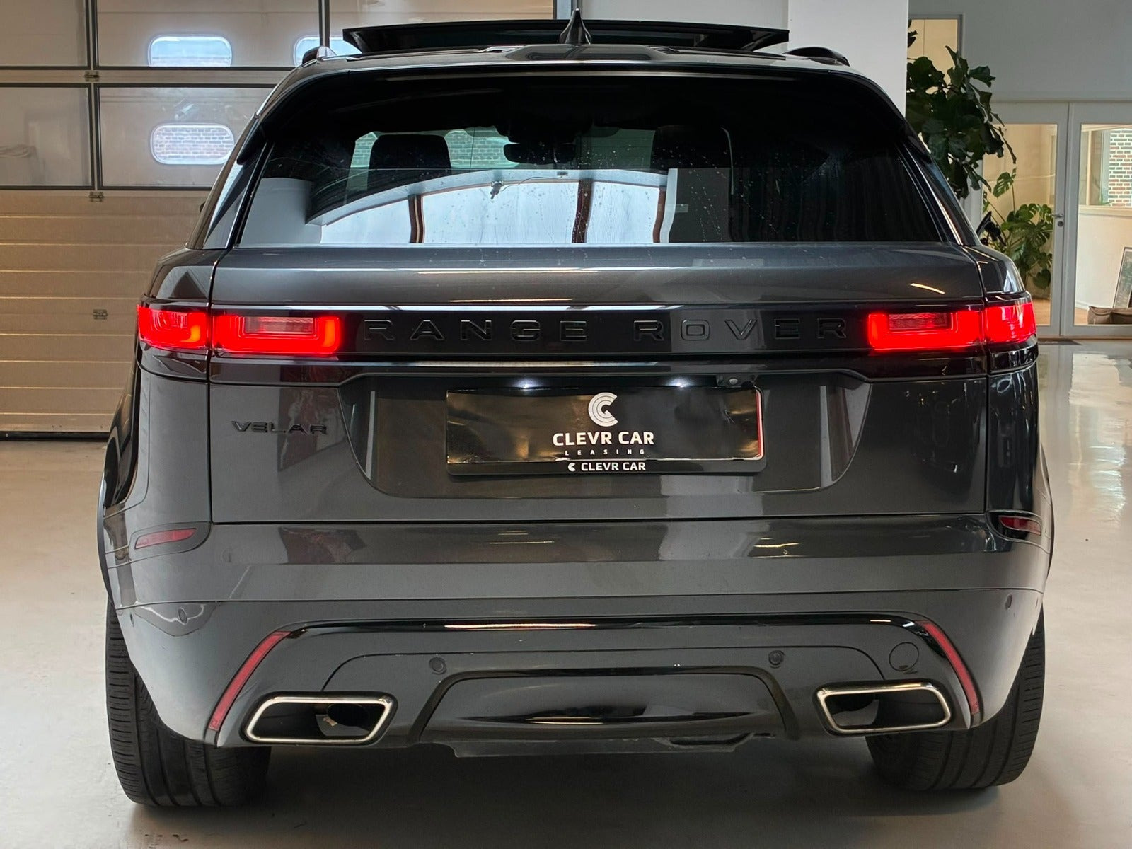 Grå Land Rover Range Rover Velar fra 2018