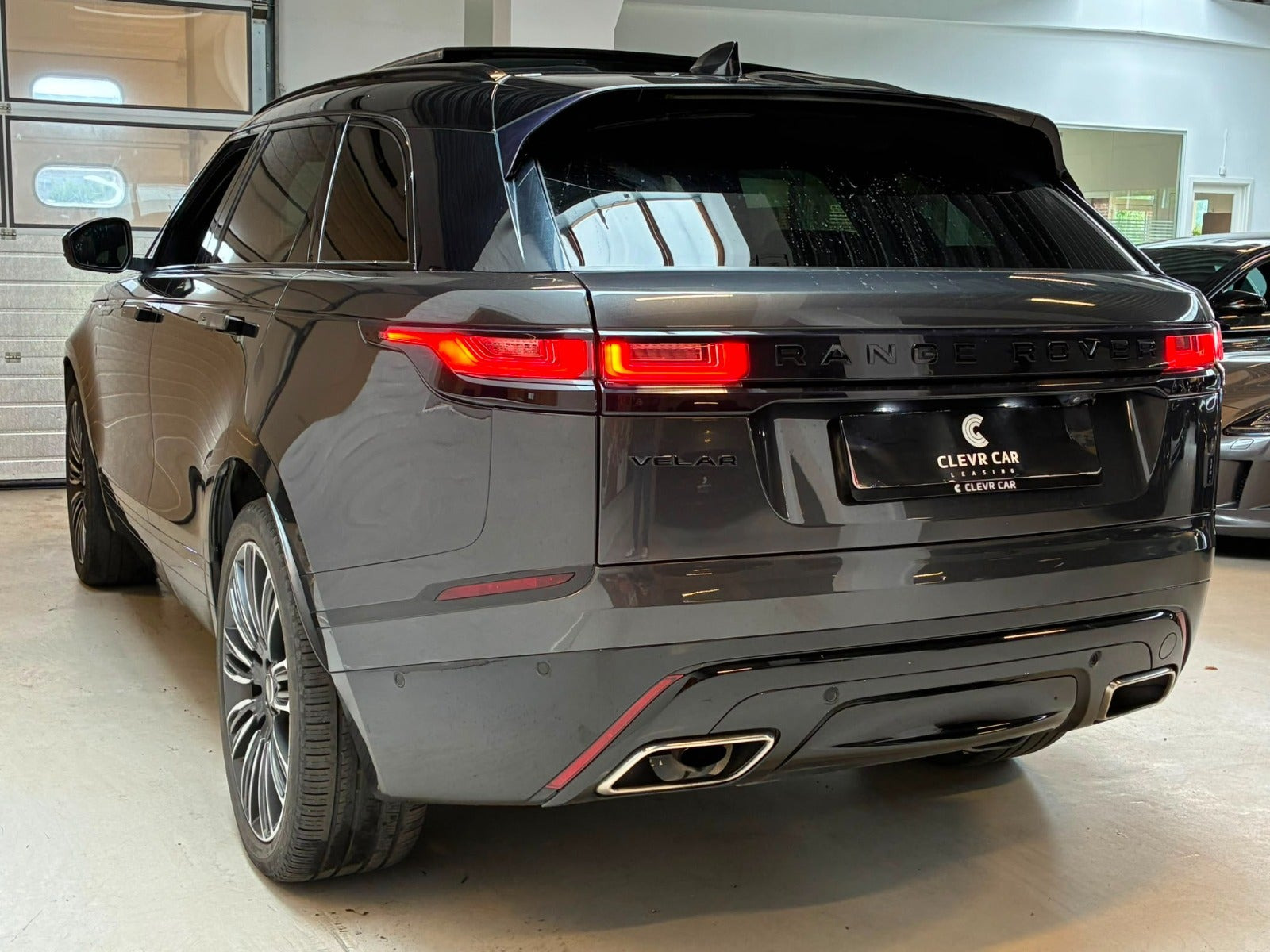 Grå Land Rover Range Rover Velar fra 2018