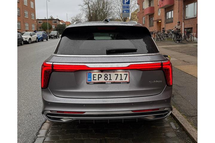 Grå Hongqi E-HS9 fra 2024