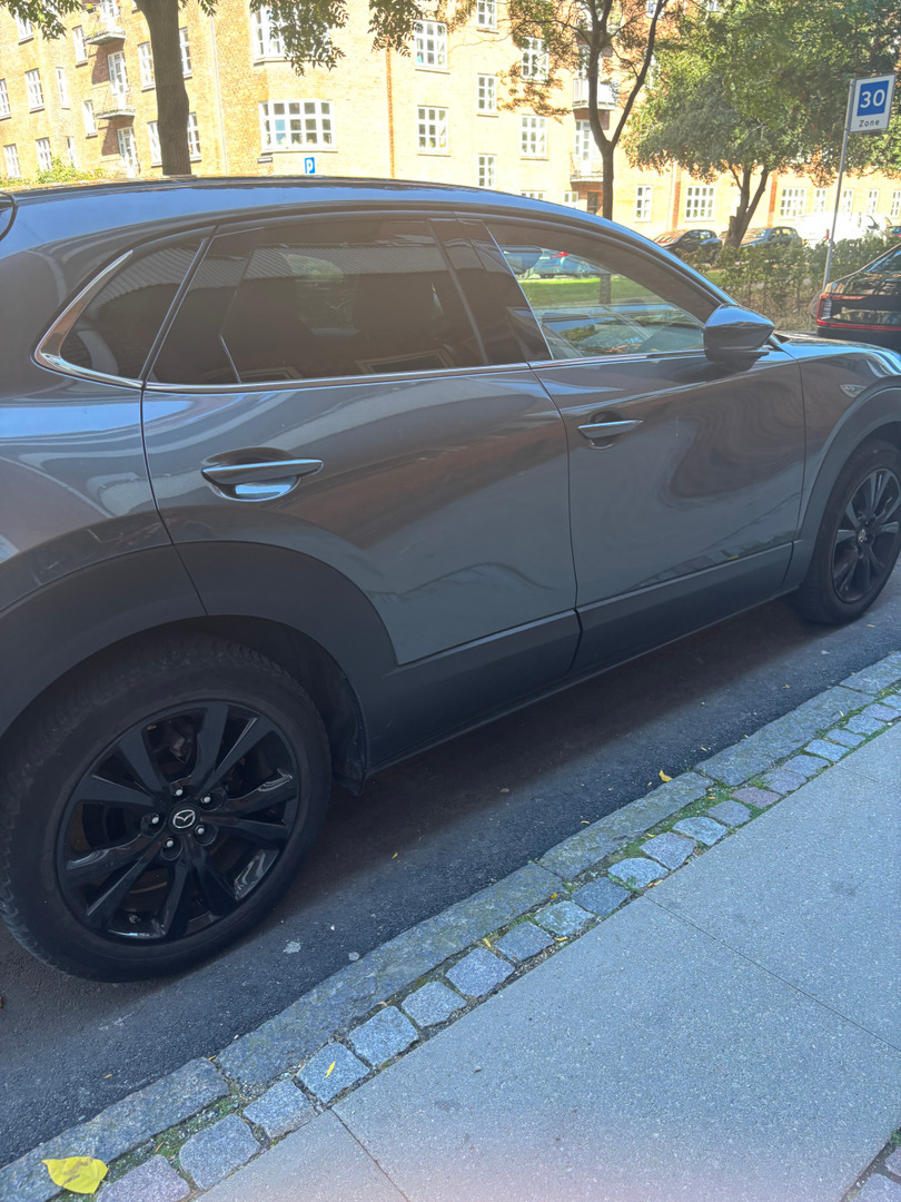 Grå Mazda CX-30 fra 2022
