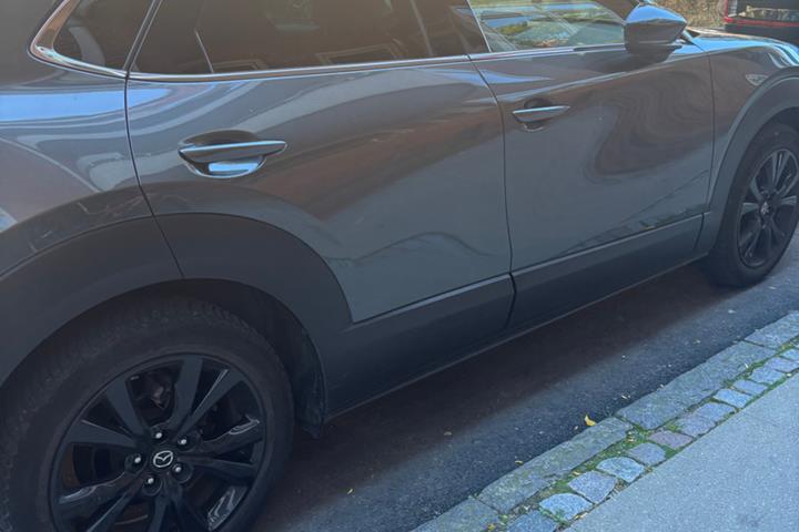 Grå Mazda CX-30 fra 2022