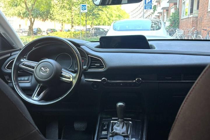 Grå Mazda CX-30 fra 2022