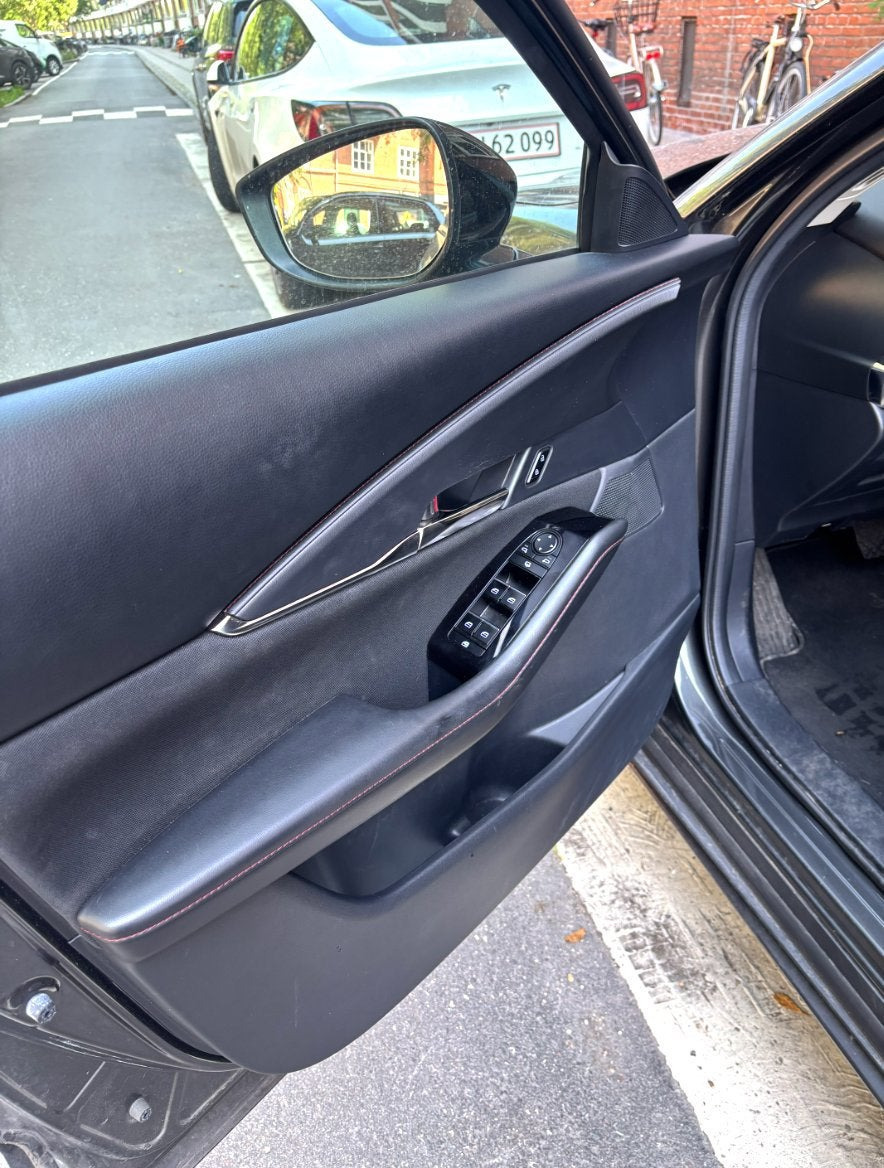 Grå Mazda CX-30 fra 2022