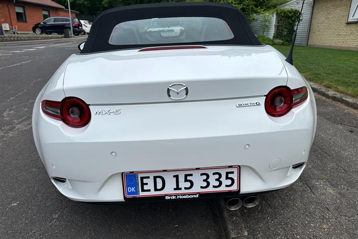 Hvid Mazda MX-5 fra 2024