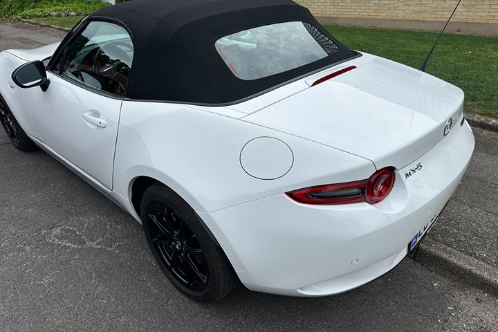 Hvid Mazda MX-5 fra 2024