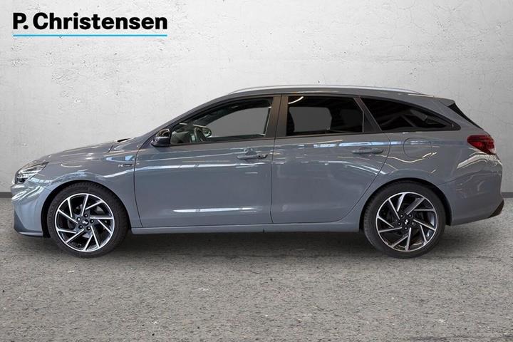 Grå Hyundai i30 fra 2022
