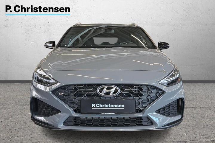 Grå Hyundai i30 fra 2022