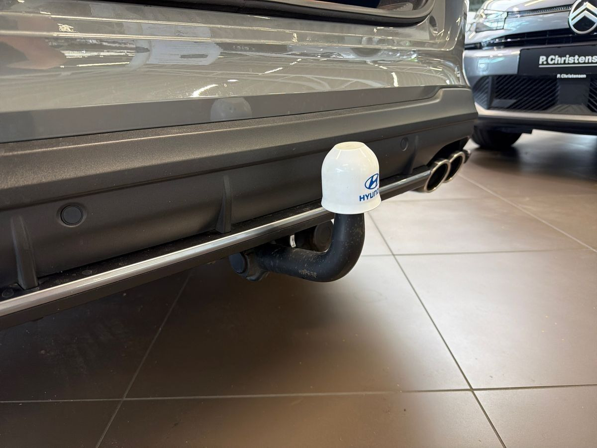 Grå Hyundai i30 fra 2022