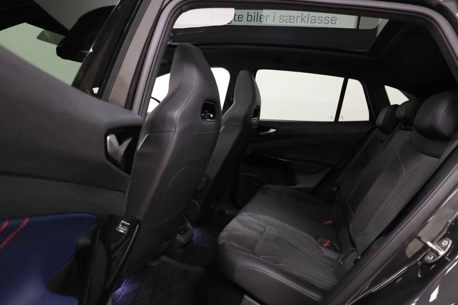 Grå VW ID.4 fra 2021