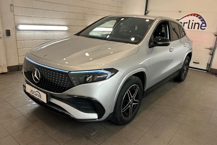 Sølv Mercedes EQA250+ fra 2024