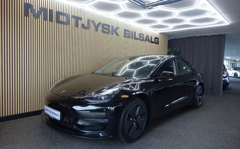 Tesla Model 3 Long Range AWD